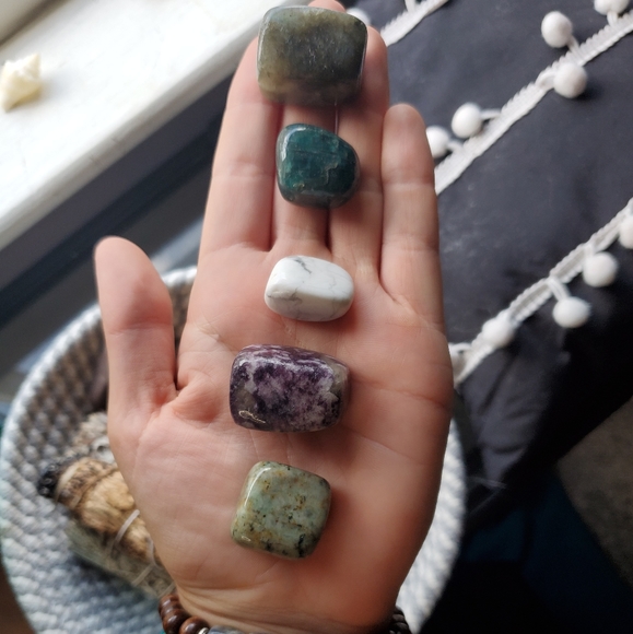 EARTHBOUND Other - Healing Stones/Crystals
